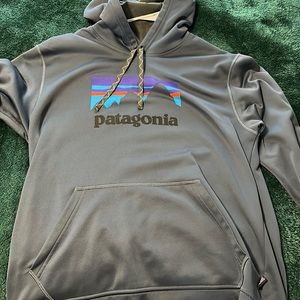 Men’s Patagonia sweatshirt